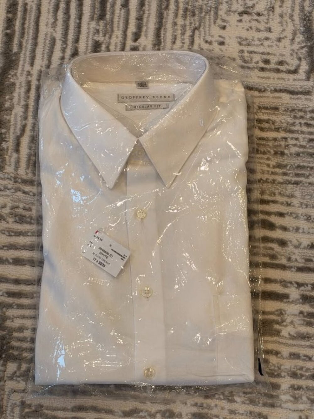 New Geoffrey Beene men's size 17x 32/33 white long sleeve button down shirt